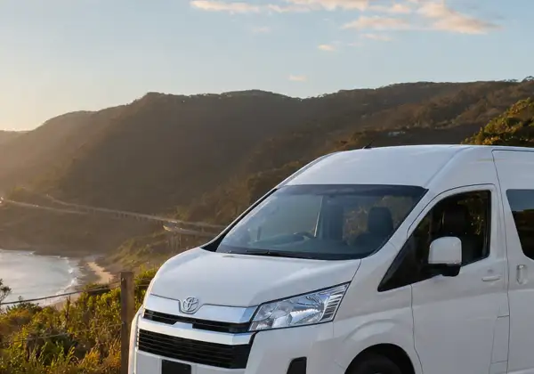 Premium Maxi Taxi Melbourne on the road Victoria scenic